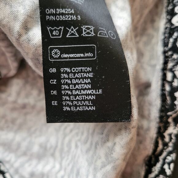 H & M Basic xs black/ white knee length short sleeve dress - Picture 4 of 5